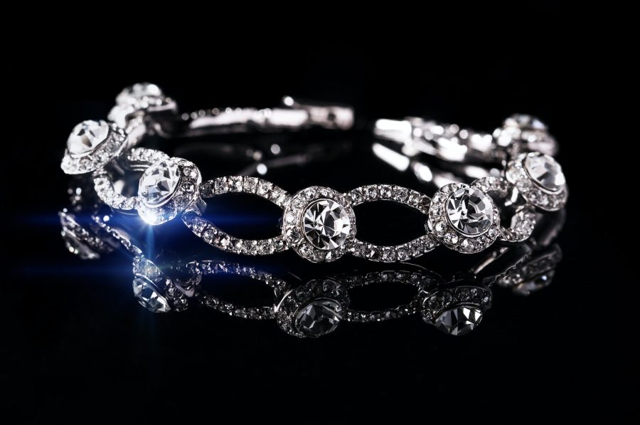 Expert Tips on How To Buy Diamond Bracelets