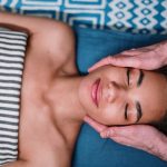 Shirodhara massage